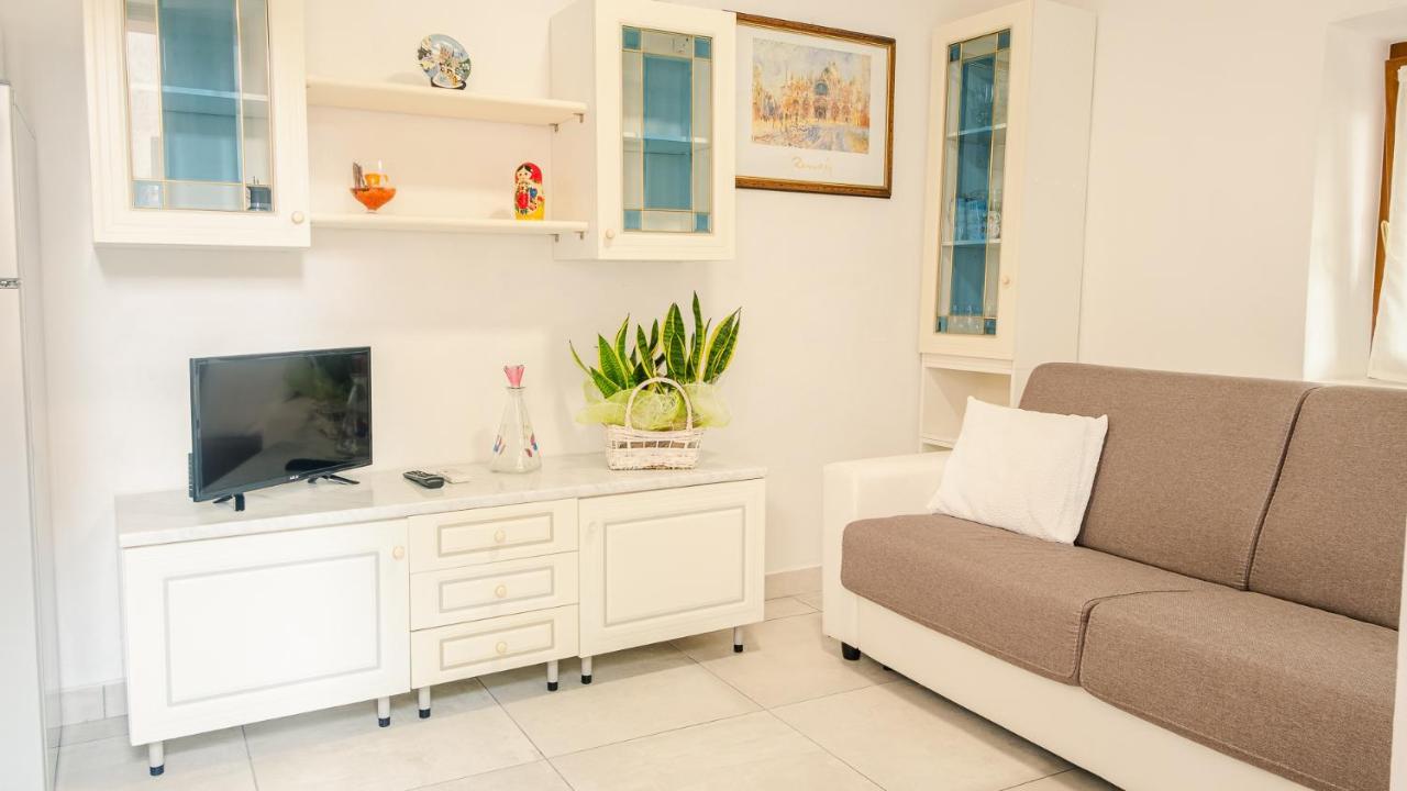 La Casa Di Nonna Agnese - Italian Homing Lägenhet Padenghe sul Garda Exteriör bild