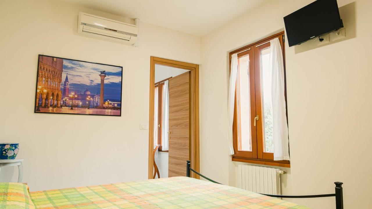 La Casa Di Nonna Agnese - Italian Homing Lägenhet Padenghe sul Garda Exteriör bild