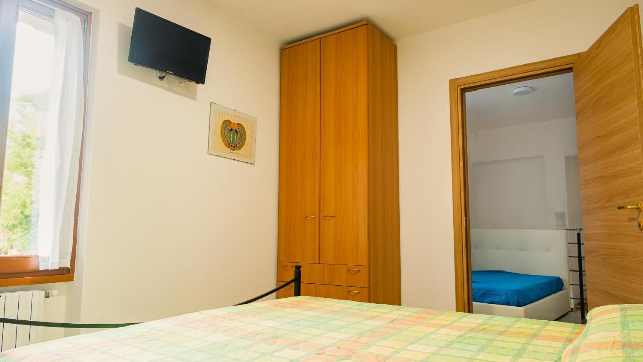 La Casa Di Nonna Agnese - Italian Homing Lägenhet Padenghe sul Garda Exteriör bild